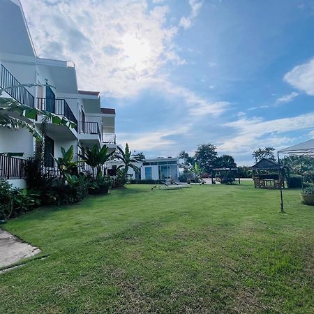 White Seaview Residence Klong Muang Beach Exterior foto