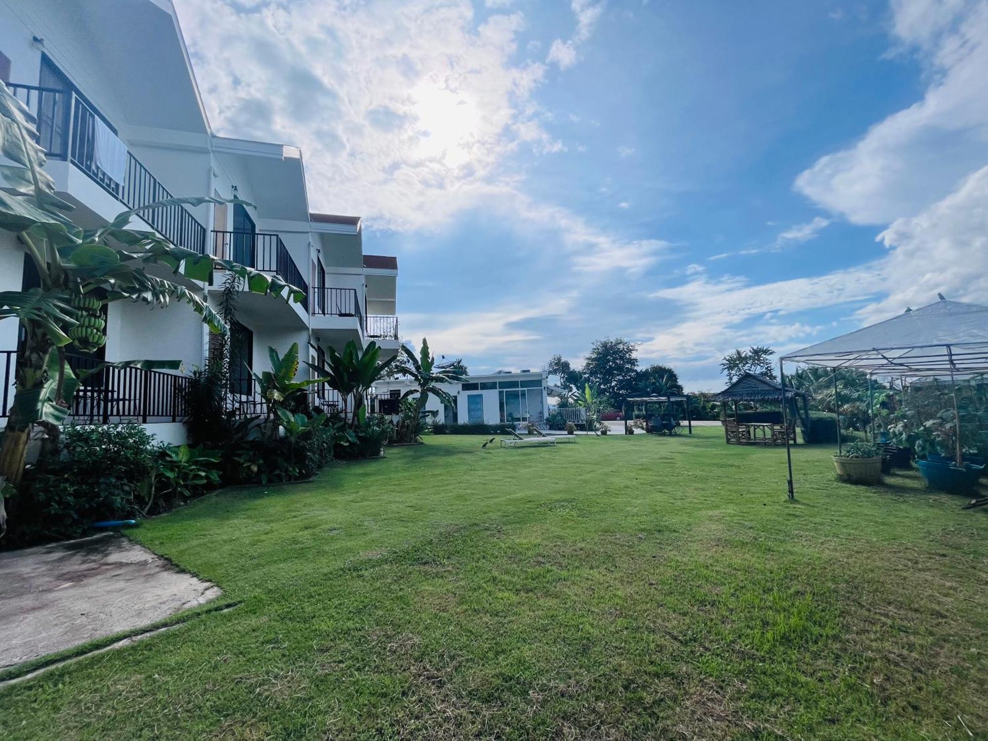 White Seaview Residence Klong Muang Beach Exterior foto
